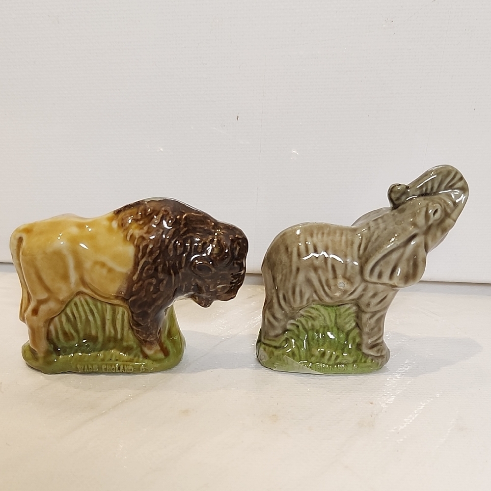 Vintage Wade England Animal Figurine Set - Buffalo and Elephant